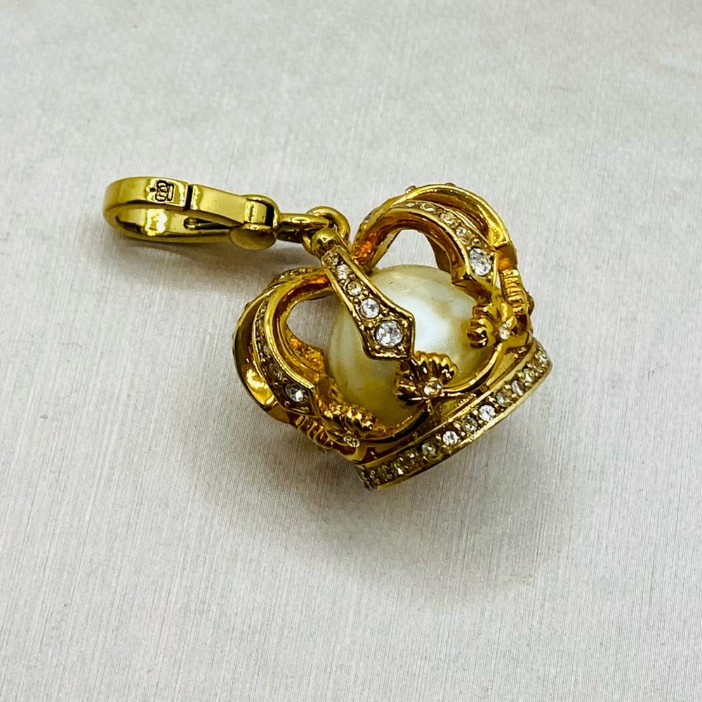 EUC Rare Juicy Couture Gold-Toned Crown w/ Large Pearl Charm - HTF